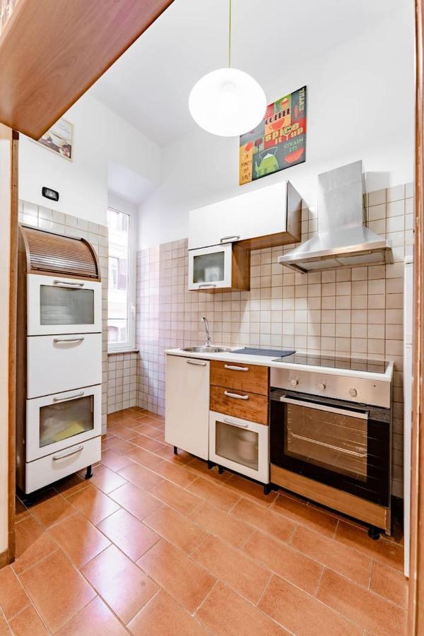 New! Casa Micheli A Trastevere Рим Екстериор снимка